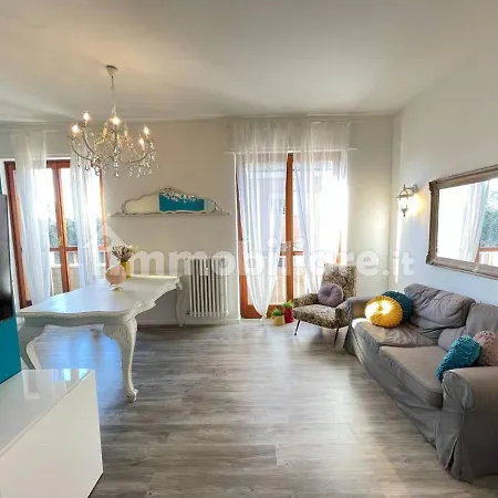 아파트 Da Roby, Nick E Ginger *